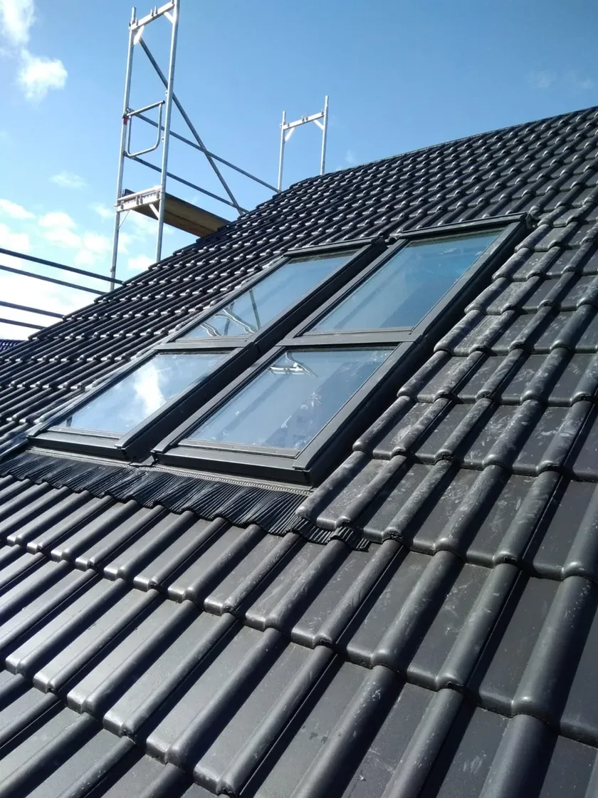 Dachfenster in einem Ziegeldach